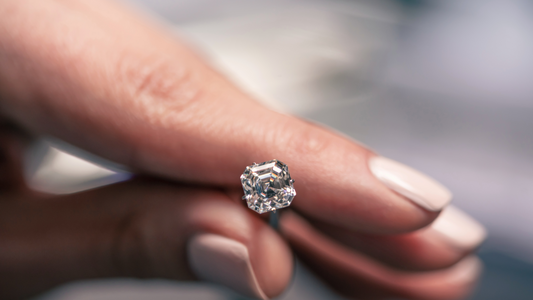 Diamantes naturales o diamantes de laboratorio: ¿Cuál es el ideal para ti?